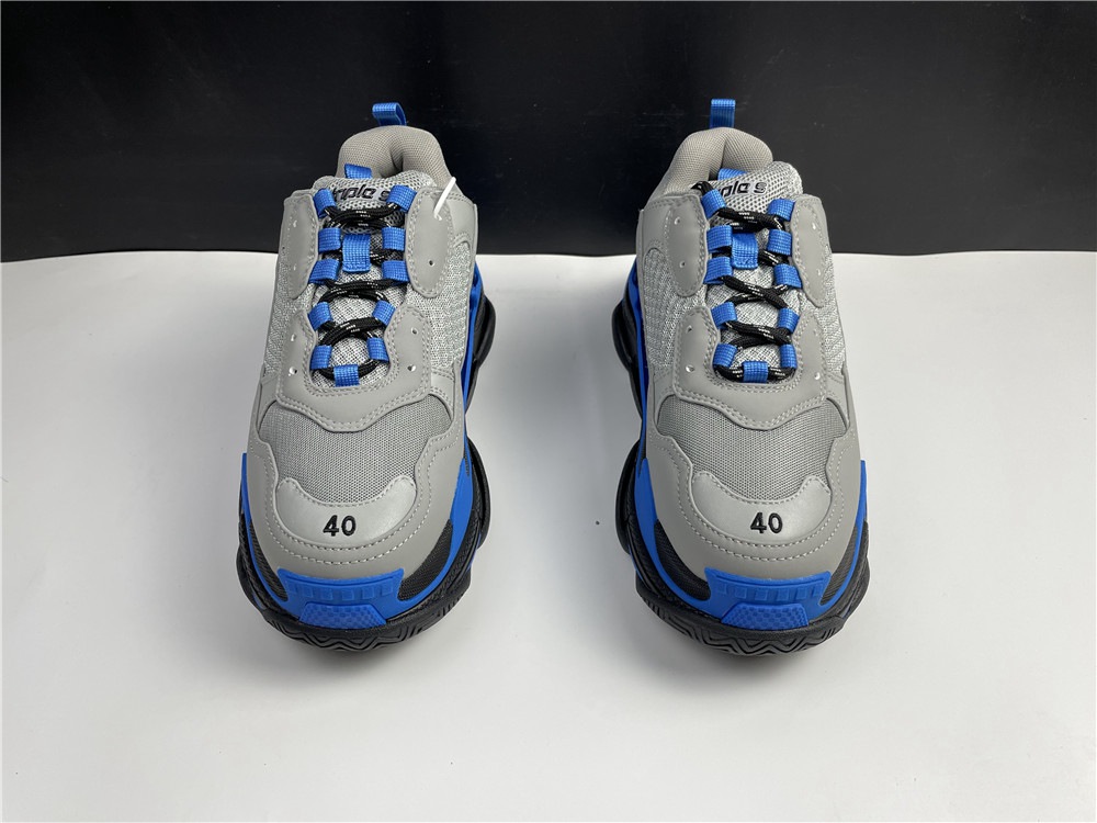BLG sneaker